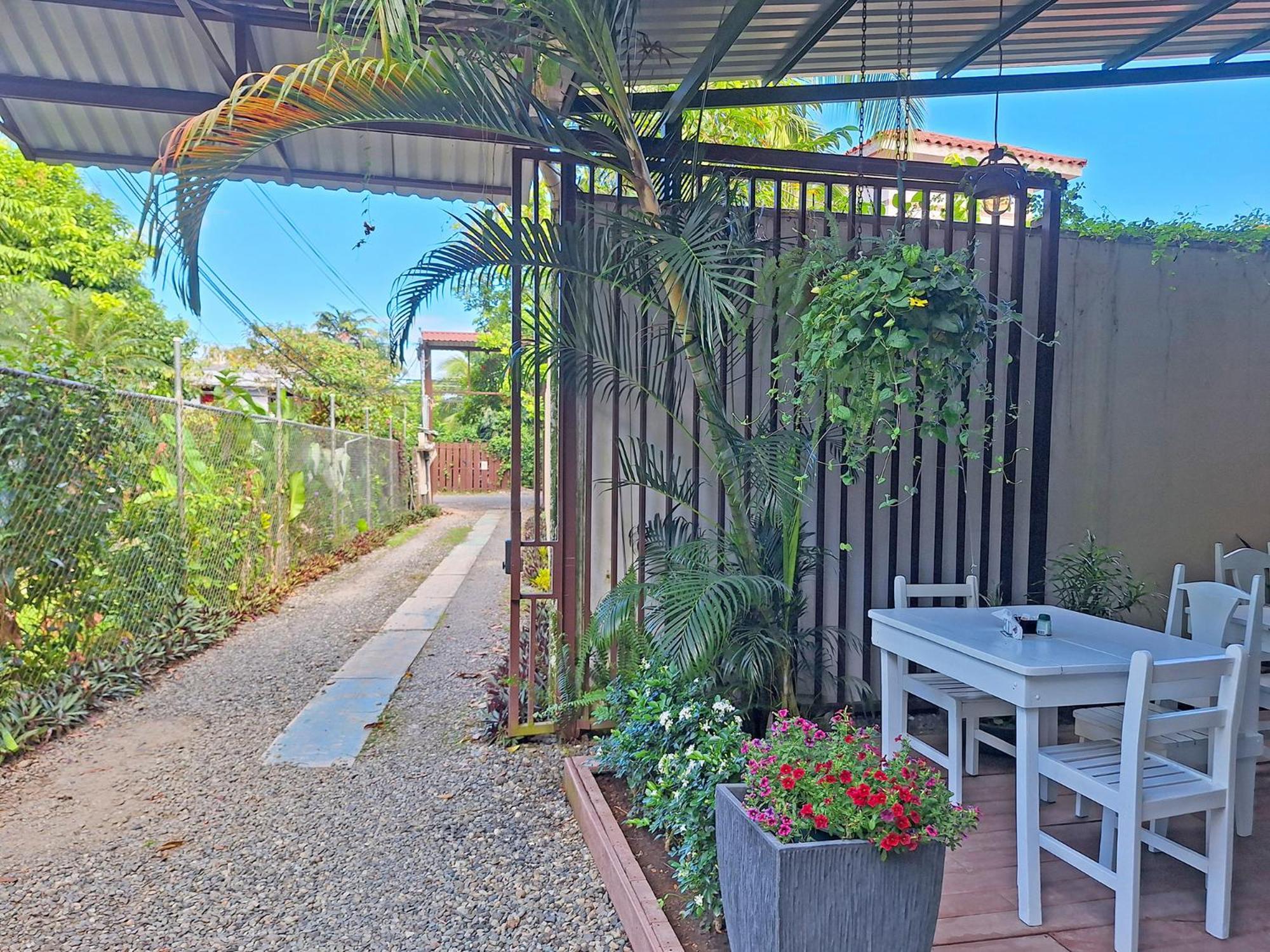 Infiniti Hotel Puerto Viejo de Talamanca ภายนอก รูปภาพ