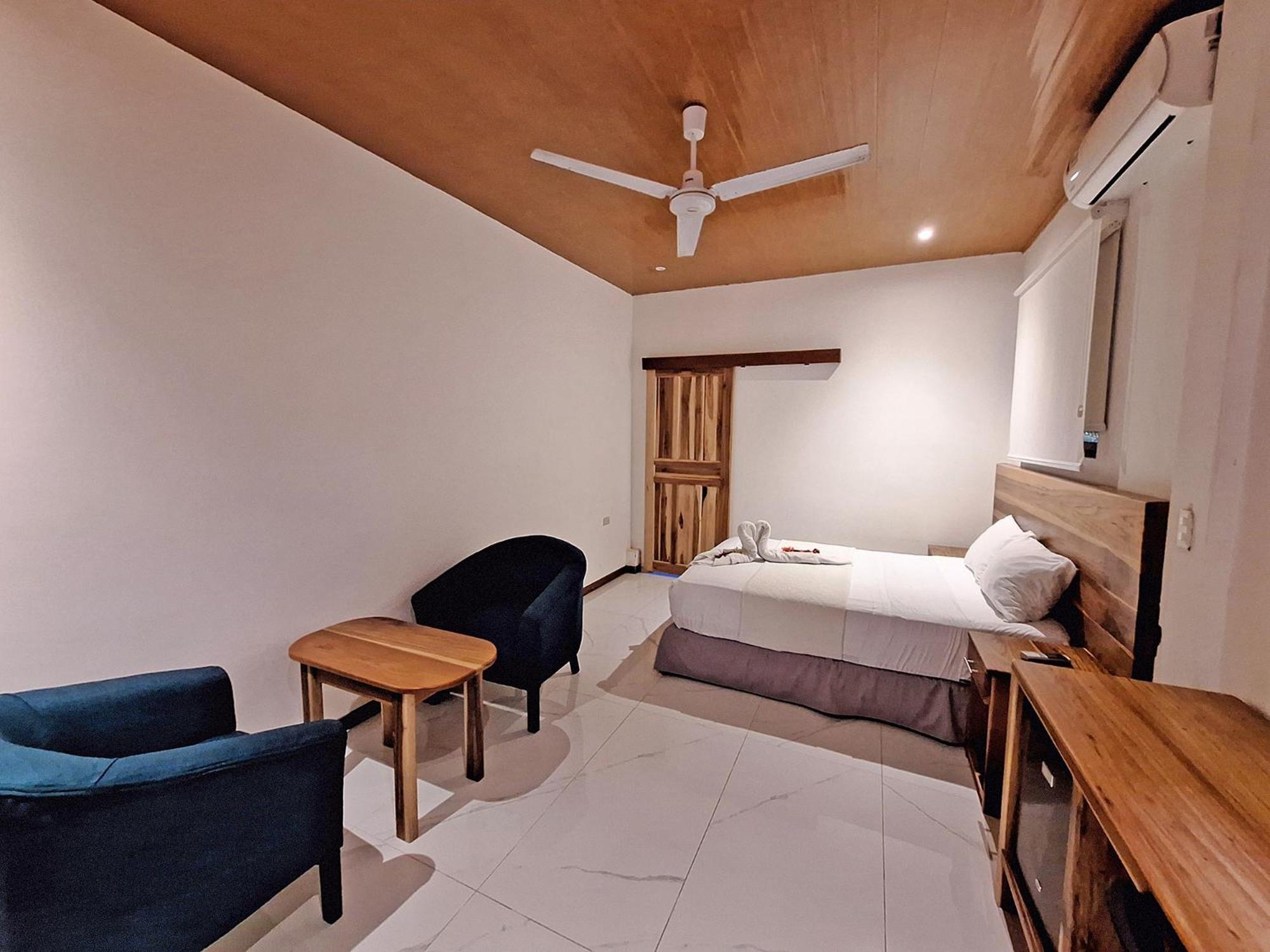 Infiniti Hotel Puerto Viejo de Talamanca ภายนอก รูปภาพ